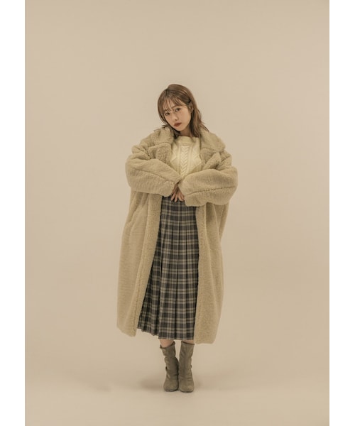 N WITH.（エヌウィズ）の「ロングボアコート（ムートンコート・レディース・ベージュ/ホワイト/ブラウン・F）」の2枚目の写真