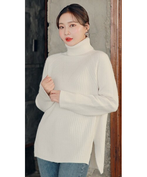HOTPING（ホッピン）の「アンバランスタートルネックリブニット（ニット/セーター・レディース・Other/White/Green/Yellow/Black/Beige/Blue・フリーサイズ）」の2枚目の写真