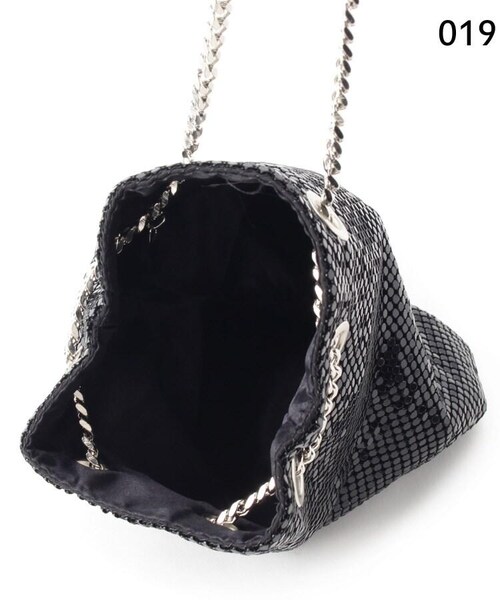 OZOC(オゾック)の「メタルミニ巾着ショルダーバッグ(バッグ・レディース・ブラック(019)/シルバー(006)/ゴールド(007)・00)」の13枚目の写真