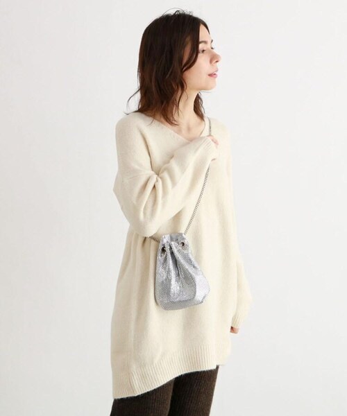 OZOC(オゾック)の「メタルミニ巾着ショルダーバッグ(バッグ・レディース・ブラック(019)/シルバー(006)/ゴールド(007)・00)」の10枚目の写真