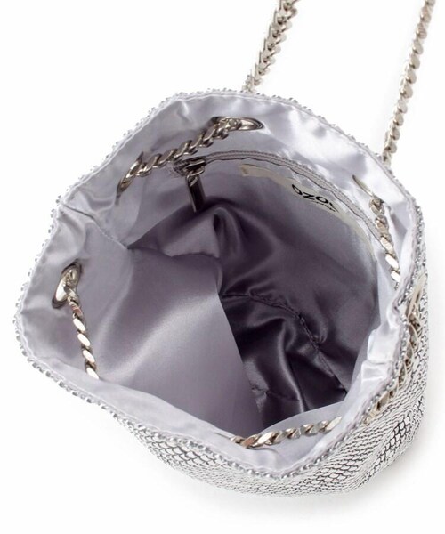 OZOC(オゾック)の「メタルミニ巾着ショルダーバッグ(バッグ・レディース・ブラック(019)/シルバー(006)/ゴールド(007)・00)」の7枚目の写真