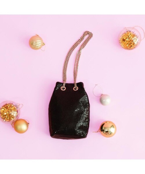 OZOC(オゾック)の「メタルミニ巾着ショルダーバッグ(バッグ・レディース・ブラック(019)/シルバー(006)/ゴールド(007)・00)」の1枚目の写真