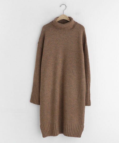 DHOLIC（ディーホリック）の「タートルネックニットワンピース（ワンピース・レディース・ホワイト/グレー/ブラウン/ブラック・FREE）」の4枚目の写真