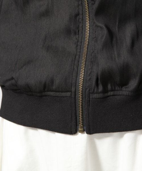 GLOBAL WORK（グローバルワーク）の「サテンリブブルゾン（ジャケット/アウター・レディース・ブラック19/グレージュ51・Ｓ/Ｍ/Ｌ）」の11枚目の写真
