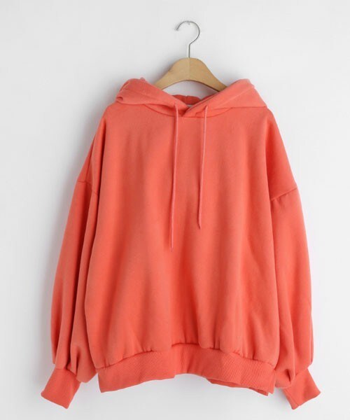 DHOLIC（ディーホリック）の「裏起毛スリットフーディ（パーカー・レディース・ホワイト/レッド/ブラック/グレー・FREE）」の4枚目の写真