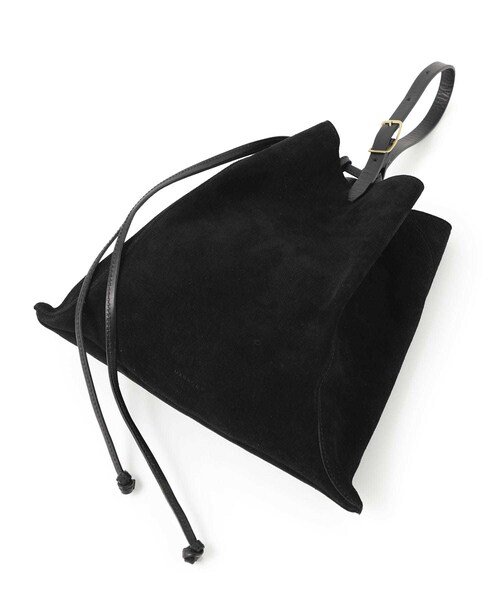 MARROW（マロウ）の「MEDIUM SUEDE PILLOW（バッグ・レディース・BLACK/BROWN・FREE/MODEL:175cm/kg SIZE:FREE）」の4枚目の写真