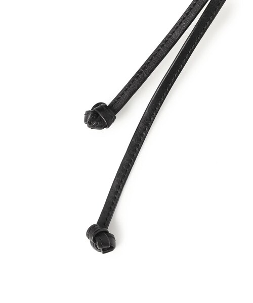 MARROW（マロウ）の「MEDIUM SUEDE PILLOW（バッグ・レディース・BLACK/BROWN・FREE/MODEL:175cm/kg SIZE:FREE）」の6枚目の写真