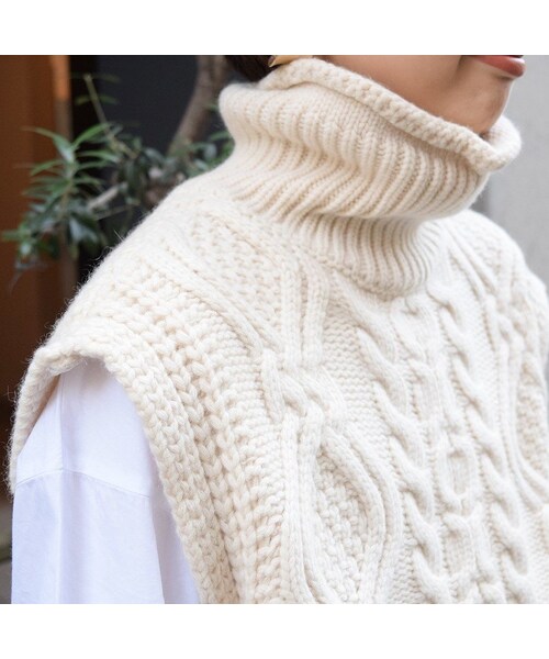 no brand（ノーブランド）の「ケーブルハイネックベスト（ベスト・レディース・その他）」の3枚目の写真