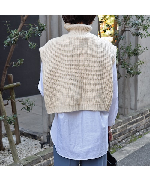 no brand（ノーブランド）の「ケーブルハイネックベスト（ベスト・レディース・その他）」の4枚目の写真