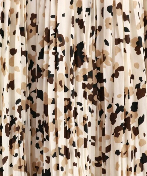 OZOC（オゾック）の「ハイウエストワッシャープリーツスカート（スカート・レディース・ブラック(119)/オフホワイト(103)/ブラック(219)/ナチュラル(050)・38(M)）」の11枚目の写真