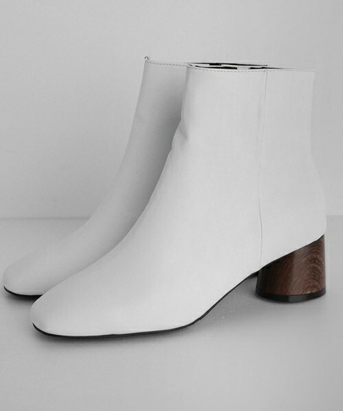 DHOLIC（ディーホリック）の「ウッドヒールアンクルブーツ（ブーツ・レディース・ブラウン/ホワイト/ブラック/グリーン・225/230/235/240/245/250）」の2枚目の写真