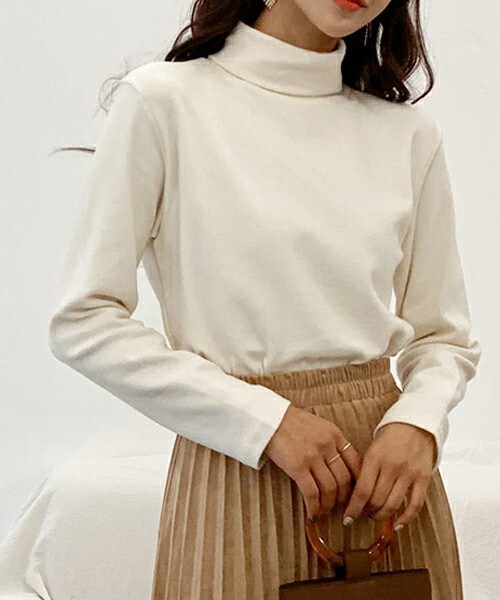 DHOLIC（ディーホリック）の「タートルネックTシャツ（Tシャツ/カットソー・レディース・ブラウン/ホワイト/ベージュ/その他/ブラック/グレー・FREE）」の2枚目の写真