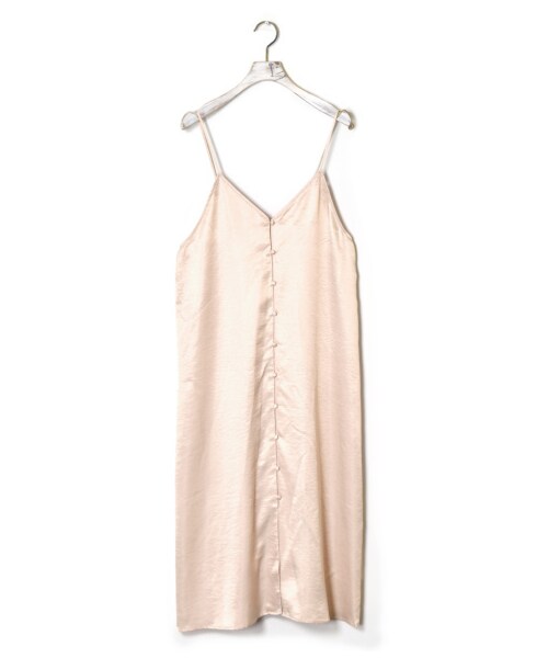 w closet(ダブルクローゼット)の「シルキーサテン前ボタンキャミワンピース(ワンピース/ドレス・レディース・アイボリー/Sグレー/レンガ・FREE/23.5/24.5)」の2枚目の写真