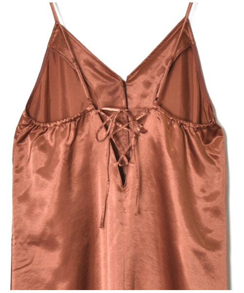 w closet(ダブルクローゼット)の「シルキーサテン前ボタンキャミワンピース(ワンピース/ドレス・レディース・アイボリー/Sグレー/レンガ・FREE/23.5/24.5)」の8枚目の写真