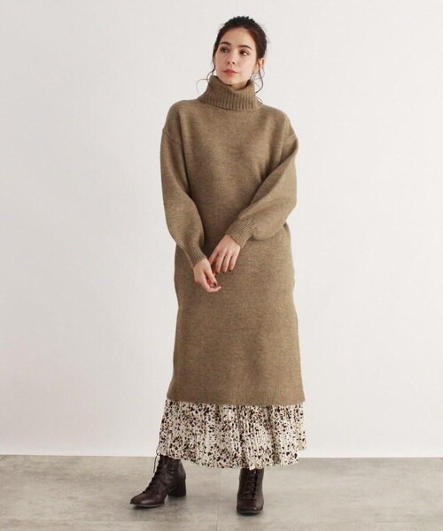 OZOC（オゾック）の「[洗える]もちもちスリット入りニットワンピース（ワンピース/ドレス・レディース・アイボリー(004)/ナチュラル(050)/キャメル(027)/ディープグレー(015)・38(M)）」の5枚目の写真