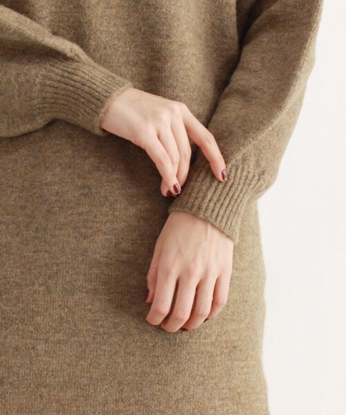 OZOC（オゾック）の「[洗える]もちもちスリット入りニットワンピース（ワンピース/ドレス・レディース・アイボリー(004)/ナチュラル(050)/キャメル(027)/ディープグレー(015)・38(M)）」の13枚目の写真