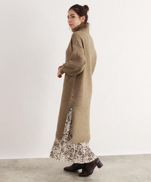 OZOC（オゾック）の「[洗える]もちもちスリット入りニットワンピース（ワンピース/ドレス・レディース・アイボリー(004)/ナチュラル(050)/キャメル(027)/ディープグレー(015)・38(M)）」の9枚目の写真