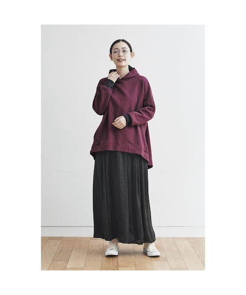 and myera(アンド マイラ)の「and myera ベーシックじゃないパーカー〈ボルドー〉(レディースファッション > トップス > パーカー・トレーナー・レディース・レッド・(身幅68/総丈78cm)/(身幅71/総丈78cm)/(身幅65/総丈78cm)/(身幅62/総丈78cm))」の10枚目の写真