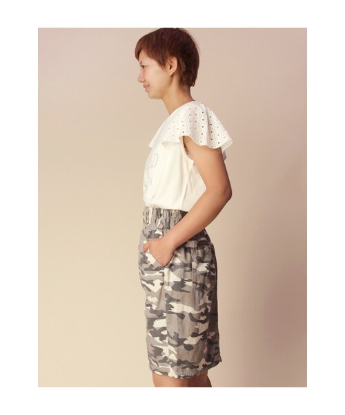 w closet（ダブルクローゼット）の「迷彩タイトスカート（パンツ・レディース・カーキ/Lグレー・FREE）」の4枚目の写真