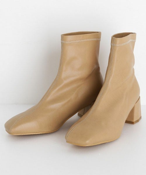 DHOLIC（ディーホリック）の「カットヒールアンクルブーツ（ブーツ・レディース・ホワイト/ブラック/ベージュ・225/230/235/240/245/250）」の3枚目の写真