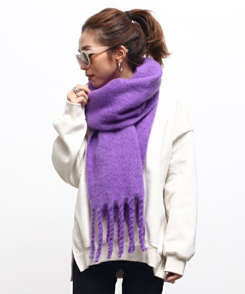 Auntie Rosa Holiday（アンティローザホリデー）の「ボリュームフリンジマフラー（マフラー・レディース・ベージュ/ブラック/グレー/ホワイト/ブラウン/グリーン/ブルー/パープル/イエロー・FREE）」の8枚目の写真