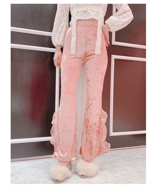 lilLilly（リルリリー）の「ベロアフリルパンツ（パンツ・レディース・PINK/RED/BLACK・FREE）」の2枚目の写真