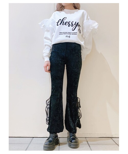 lilLilly（リルリリー）の「ベロアフリルパンツ（パンツ・レディース・PINK/RED/BLACK・FREE）」の4枚目の写真