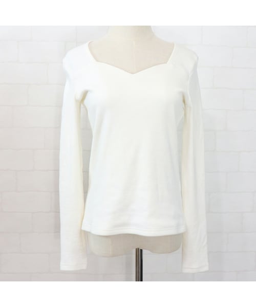 i.Rina(アイリナ)の「しっかり厚手素材アイリナ ハートネック長袖 (Tシャツ/カットソー・レディース・ブラック/ホワイト・Free)」の2枚目の写真