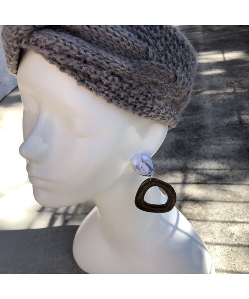 copine（コピン）の「コーデの主役！マーブル柄アクリル大ぶりピアス(2color)【クリックポスト対象商品】（ピアス（両耳用）・レディース・その他）」の8枚目の写真