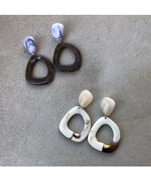 copine | コーデの主役！マーブル柄アクリル大ぶりピアス(2color)【クリックポスト対象商品】(ピアス（両耳用）)