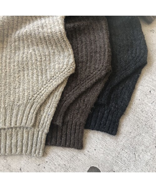 copine(コピン)の「再々入荷!ゆるっと可愛いオーバーサイズ!プチハイネック裾スリットざっくりニット(3color)(ニット/セーター・レディース・その他)」の15枚目の写真