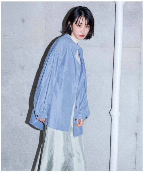 w closet(ダブルクローゼット)の「【Alley】スタンドカラーフラップポケットBIGシャツ(トップス・レディース・Lベージュ/サックス/グレージュ・FREE/M/L)」の17枚目の写真