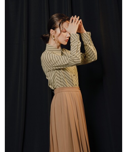 Marjorie（マージョリー）の「驟雨紛落，拼接條紋造型釦襯衫（トップス・レディース・綠/白・S/M）」の13枚目の写真