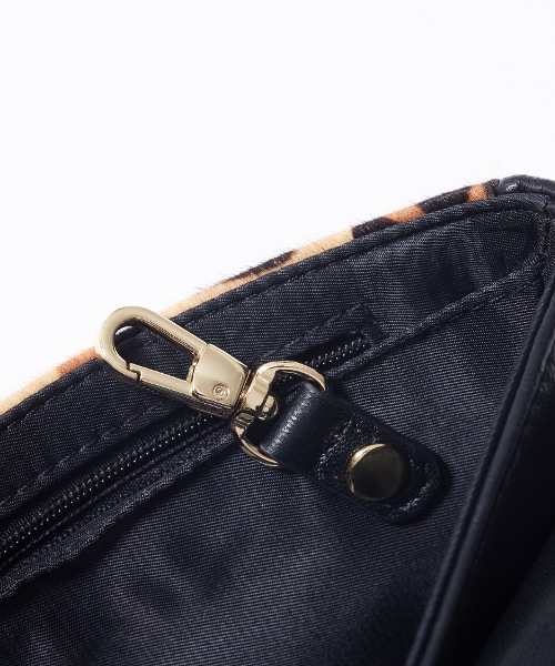 BARNYARDSTORM（バンヤードストーム）の「ウォレットフラップショルダーＭ（バッグ・ゼブラ/オフホワイト/ブラック/キャメル/レオパード）」の10枚目の写真