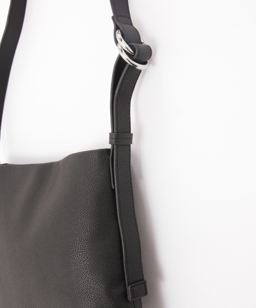 HARE（ハレ）の「レザーショルダーBAG Ssize（バッグ・ブラック）」の8枚目の写真