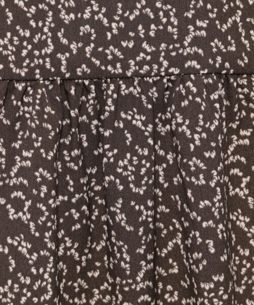 LAKOLE（ラコレ）の「デシンヨークギャザーワンピース（ワンピース/ドレス・ブラック()/キャメル()）」の14枚目の写真