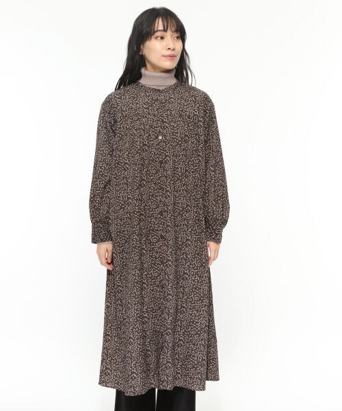 LAKOLE（ラコレ）の「デシンヨークギャザーワンピース（ワンピース/ドレス・ブラック()/キャメル()）」の6枚目の写真