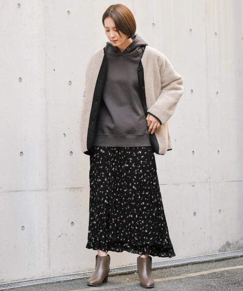 LEPSIM(レプシィム)の「リバーライトボアコート(ジャケット/アウター・キナリ×カーキ/グレージュ×ブラック/ブラウン×キャメル)」の11枚目の写真