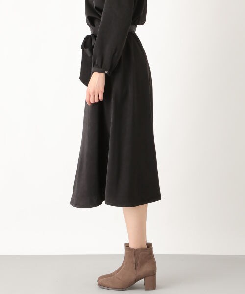 LEPSIM（レプシィム）の「コウタクフレアスカート（スカート・ブラック/グレージュ/サックス）」の12枚目の写真