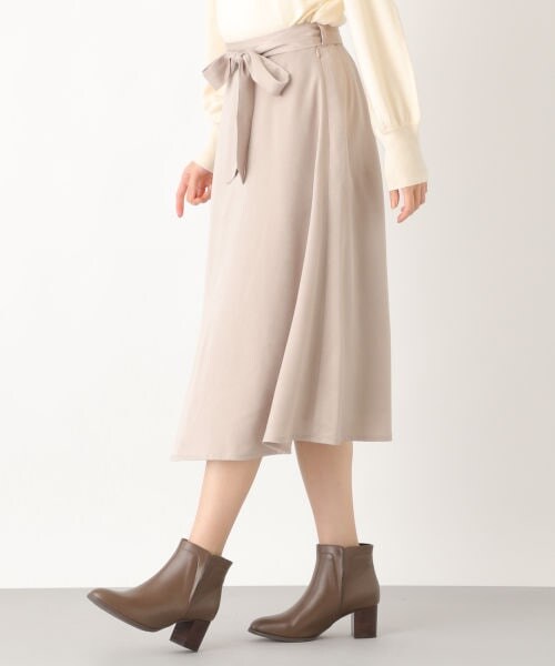 LEPSIM（レプシィム）の「コウタクフレアスカート（スカート・ブラック/グレージュ/サックス）」の2枚目の写真