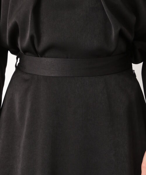 LEPSIM（レプシィム）の「コウタクフレアスカート（スカート・ブラック/グレージュ/サックス）」の16枚目の写真