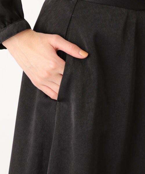 LEPSIM（レプシィム）の「コウタクフレアスカート（スカート・ブラック/グレージュ/サックス）」の17枚目の写真