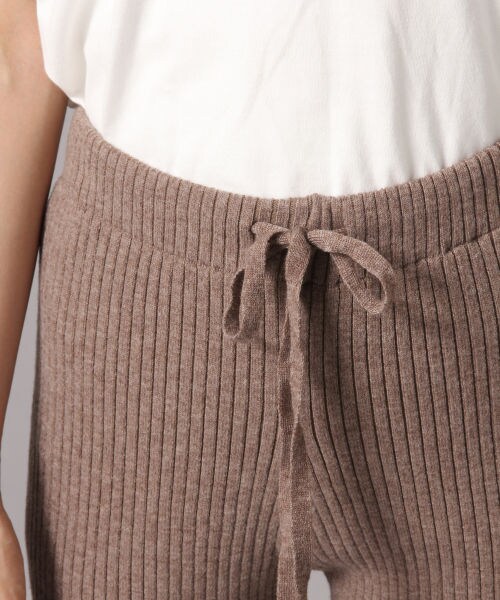 LOWRYS FARM(ローリーズファーム)の「レイヤードニットフレアパンツ(パンツ・アイボリー/ブラウン)」の11枚目の写真