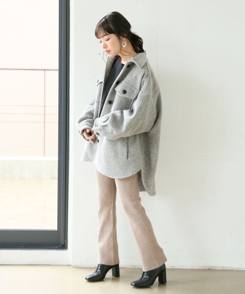 LOWRYS FARM(ローリーズファーム)の「レイヤードニットフレアパンツ(パンツ・アイボリー/ブラウン)」の3枚目の写真