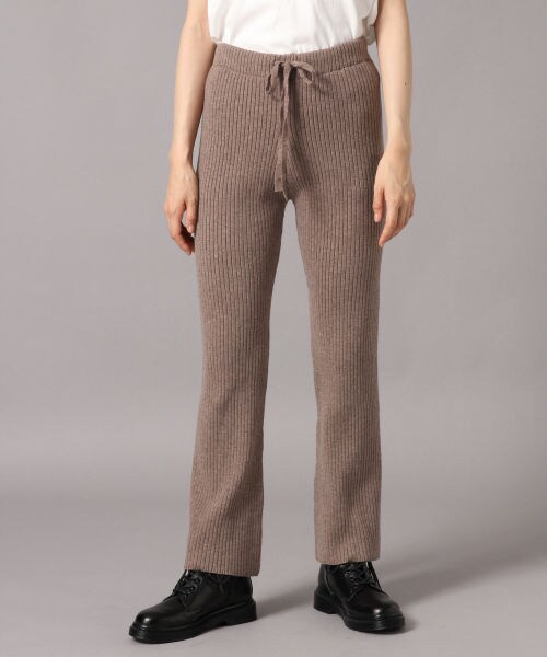 LOWRYS FARM(ローリーズファーム)の「レイヤードニットフレアパンツ(パンツ・アイボリー/ブラウン)」の8枚目の写真