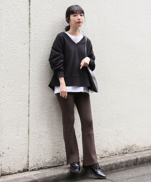 LOWRYS FARM(ローリーズファーム)の「レイヤードニットフレアパンツ(パンツ・アイボリー/ブラウン)」の6枚目の写真