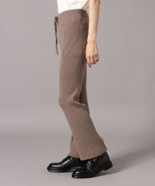 LOWRYS FARM(ローリーズファーム)の「レイヤードニットフレアパンツ(パンツ・アイボリー/ブラウン)」の9枚目の写真