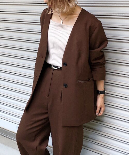 PAGEBOY（ページボーイ）の「セットアップノーカラージャケット【25番色のみWEB限定カラー】（ジャケット/アウター・グレージュ/チャコールグレー/【WEB限定】ピンク/ブラウン）」の6枚目の写真