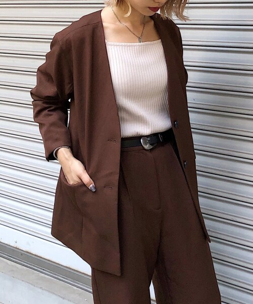 PAGEBOY（ページボーイ）の「セットアップノーカラージャケット【25番色のみWEB限定カラー】（ジャケット/アウター・グレージュ/チャコールグレー/【WEB限定】ピンク/ブラウン）」の5枚目の写真