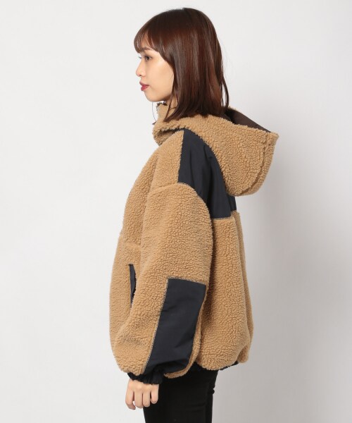 PAGEBOY（ページボーイ）の「ボアリバーシブルフードブルゾン（ジャケット/アウター・ホワイト×ブラック/アイボリー×カーキ/ブラウン×ネイビー）」の21枚目の写真